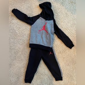 Toddler Jordan Sweatsuit Size 4t